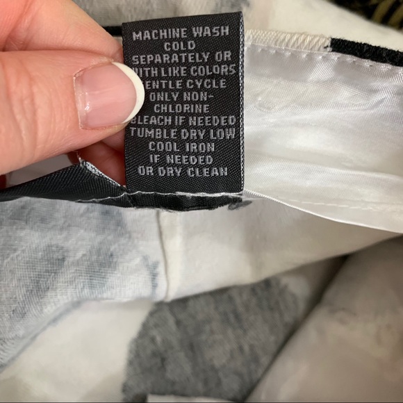 ♥️ Chelsea & Theodore Dotted Mini Skirt - Picture 4 of 4